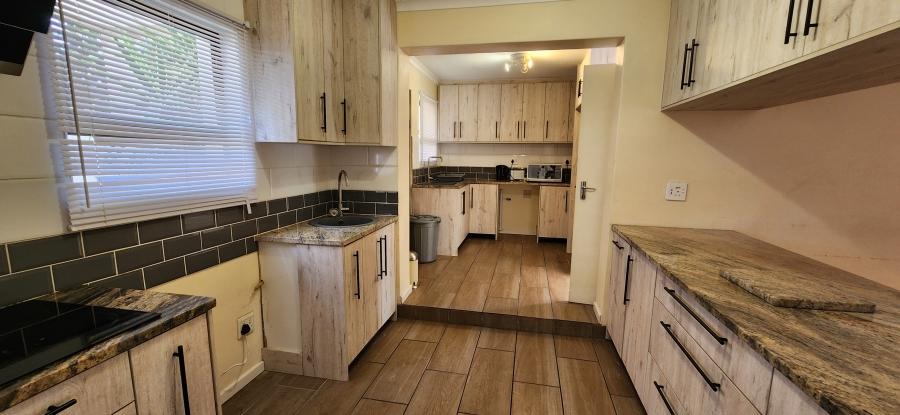4 Bedroom Property for Sale in Table View Western Cape